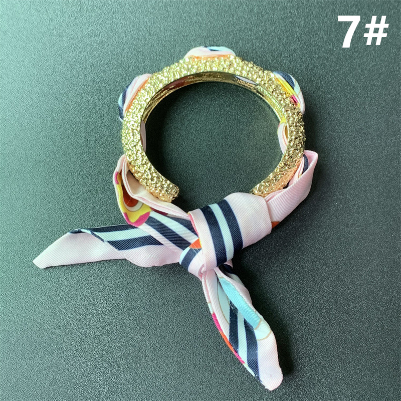 花柄スカーフ付き幅広バングル個性的な開口式腕輪