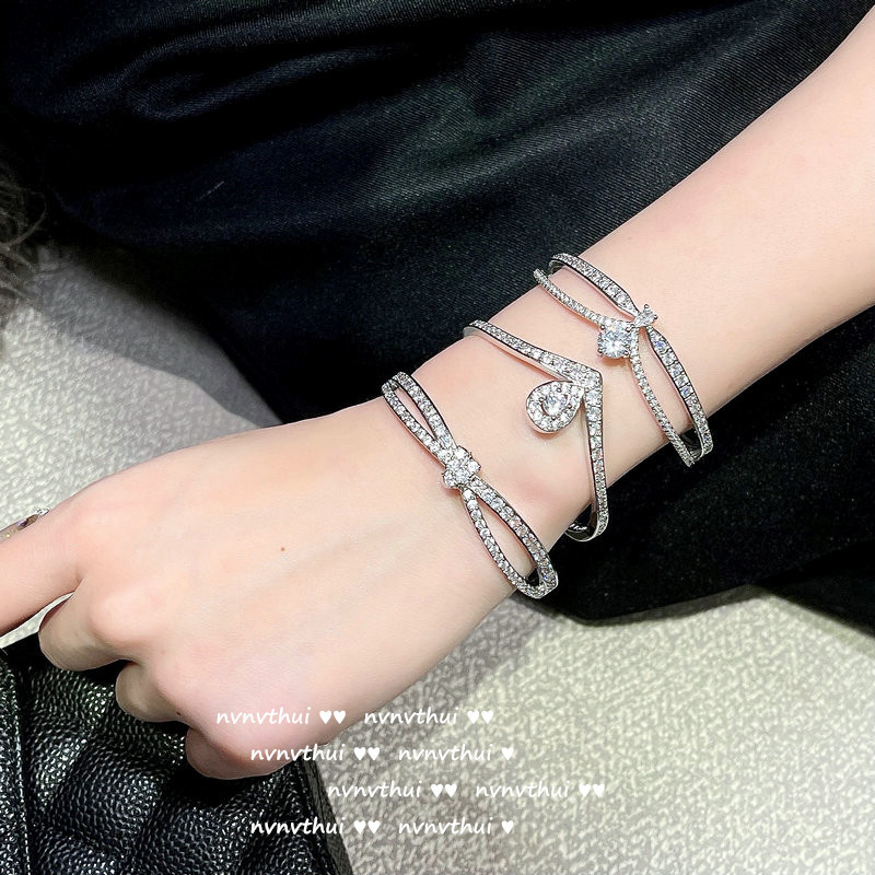 王冠モチーフ シルバーバングル 上品 レトロ 韓国風 軽量