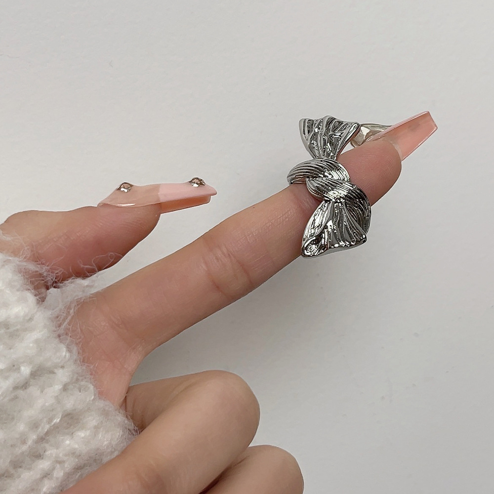 リボンモチーフ調節可能バングル上品高級感腕飾り シルバー