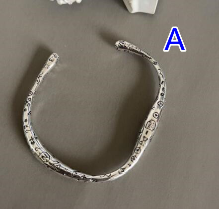 https://fulmo-img-server.com/bangle-nest/e9be6d16-2687-4c59-9388-ad12af7d6f5d.jpg