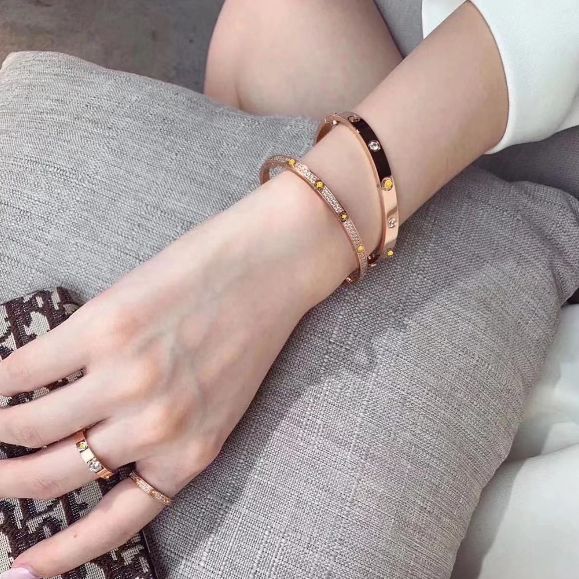 https://fulmo-img-server.com/bangledot/04e3a8b7-224a-417a-b696-83c071fe81b2.jpg