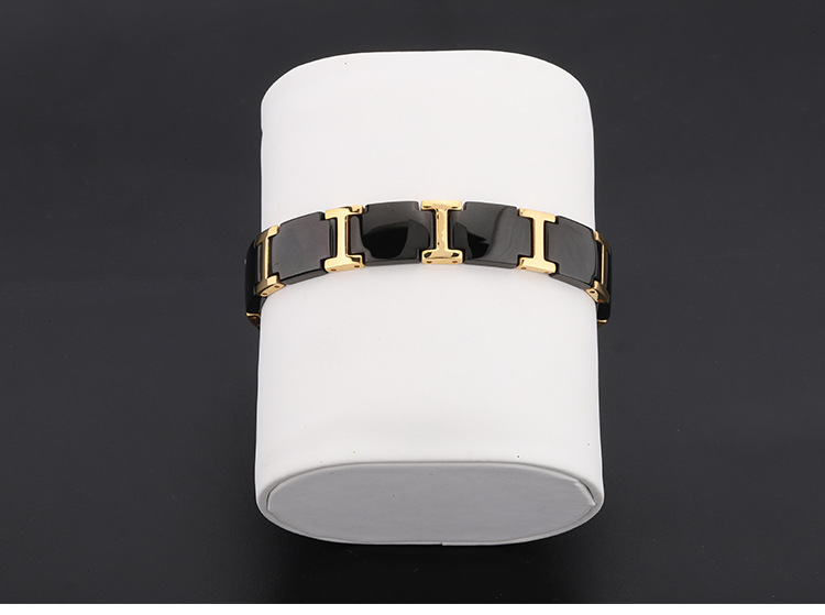 https://fulmo-img-server.com/bangledot/10628830-58da-4f60-9103-f33a639b6ce9.jpg