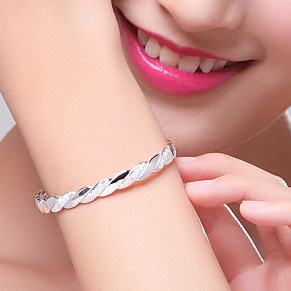 https://fulmo-img-server.com/bangledot/11ae1e6c-2d40-4c74-bdfb-54ef70e9ce4e.jpg
