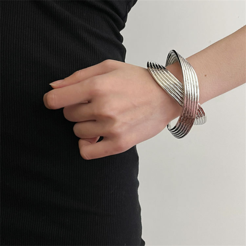 https://fulmo-img-server.com/bangledot/1d70eb8c-c95d-4f6e-98dc-1f9a4ce44f16.jpg