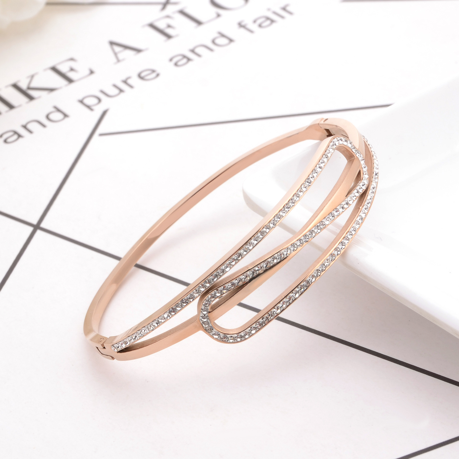 https://fulmo-img-server.com/bangledot/1e6121bf-af10-40c4-a0f7-ab33e176fd0c.jpg