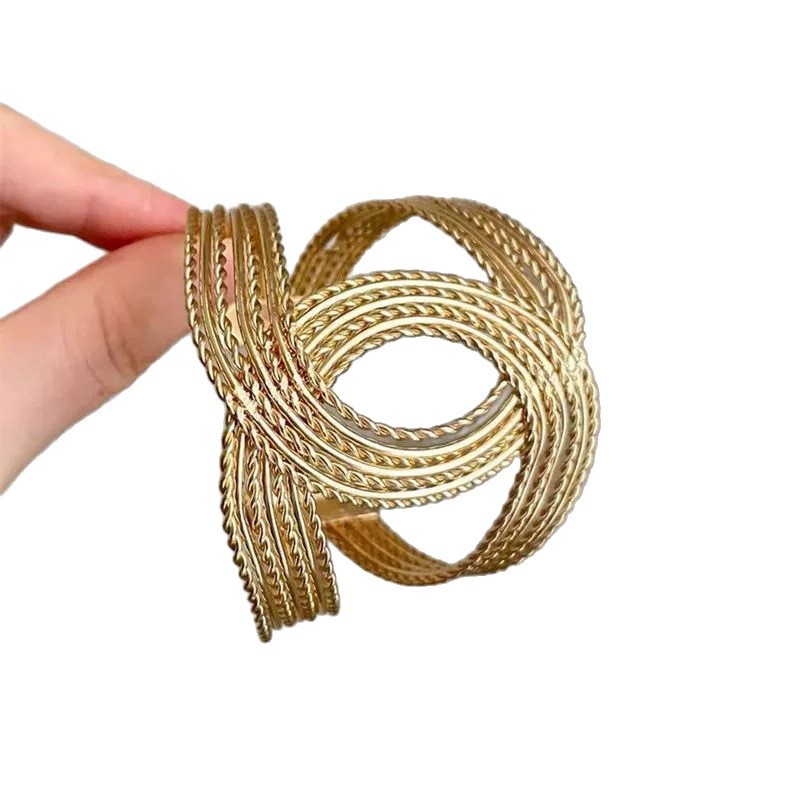 https://fulmo-img-server.com/bangledot/253ab66f-ccf9-49eb-8735-18cdc21f4091.jpg