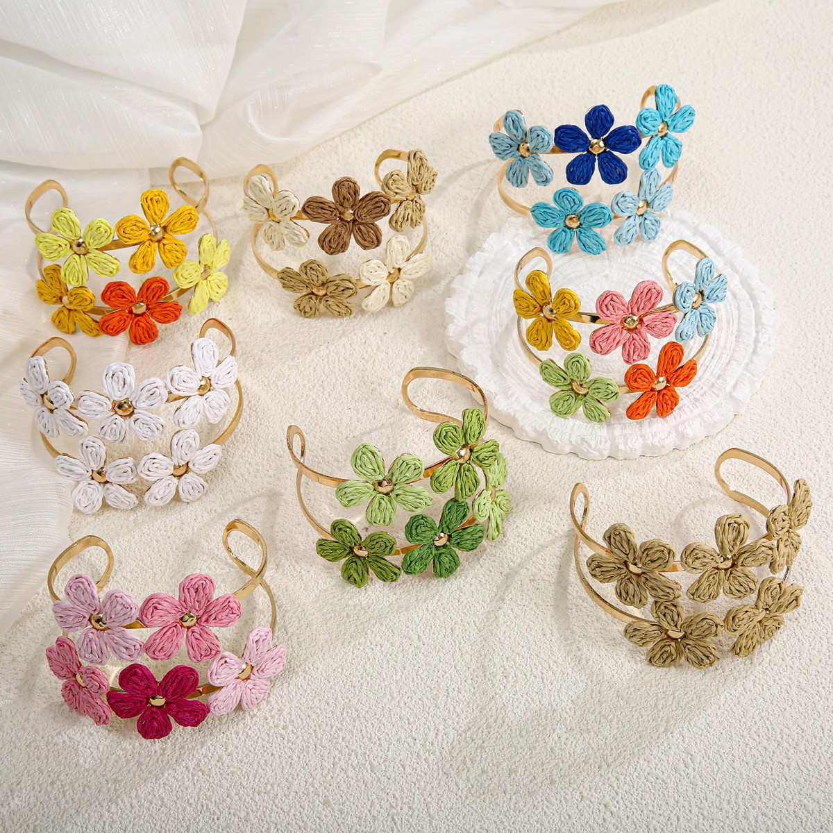 バングル 花モチーフ編み細工オープンバングル