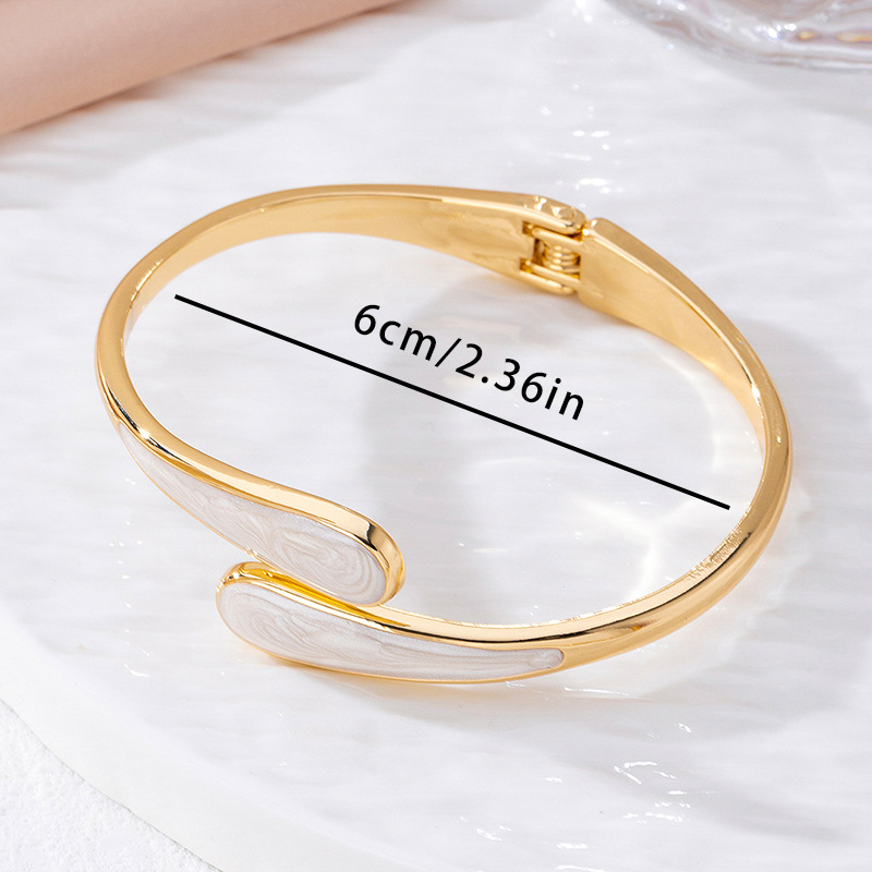 https://fulmo-img-server.com/bangledot/352dd5f4-bb98-4cce-9571-b2a277cf2a2d.jpg