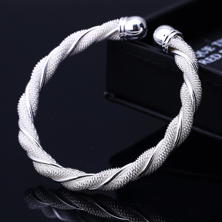 https://fulmo-img-server.com/bangledot/3de85420-5892-4430-a12c-1e2f56bfd983.jpg