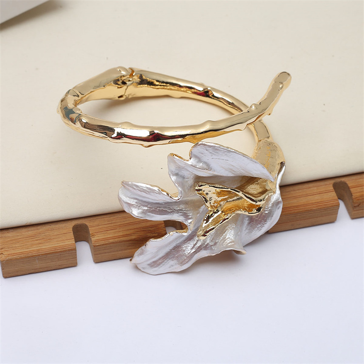 https://fulmo-img-server.com/bangledot/41b83cfb-b208-40b9-9db6-b9c1e9154870.jpg