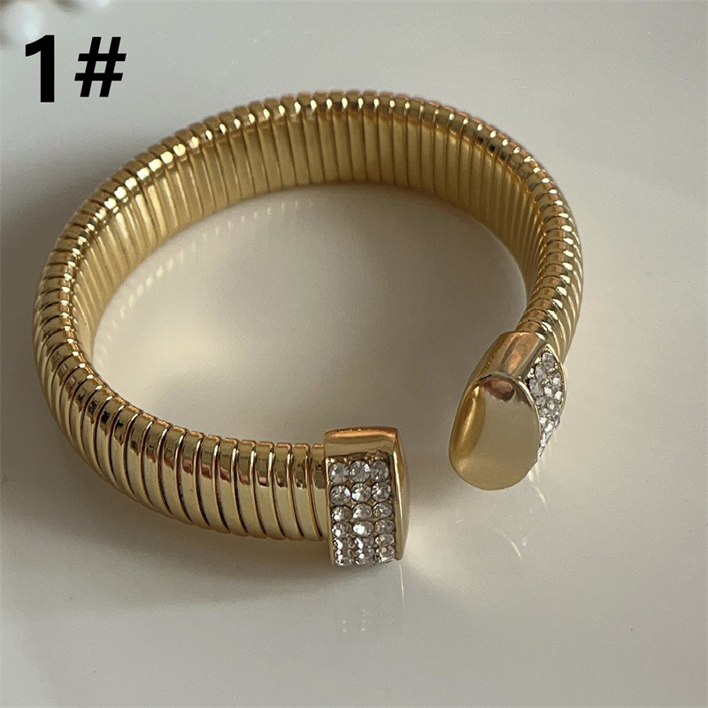 https://fulmo-img-server.com/bangledot/4ca06148-7659-4115-9035-c951543fdbed.jpg