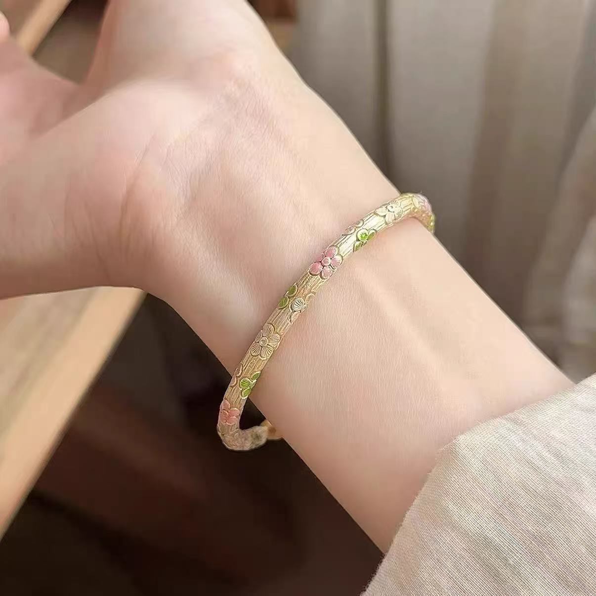 https://fulmo-img-server.com/bangledot/64eb158d-4afc-4049-ac1b-0d9a1078d0ed.jpg