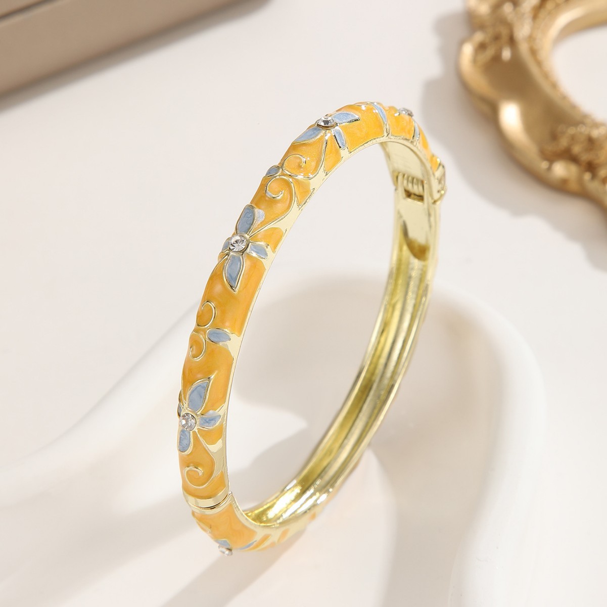 https://fulmo-img-server.com/bangledot/7be4c466-0a43-4982-af85-95b5a8ae22e2.jpg