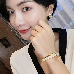 https://fulmo-img-server.com/bangledot/7dd6dfa2-95e0-4de6-85f2-6446a401ffa1.jpg