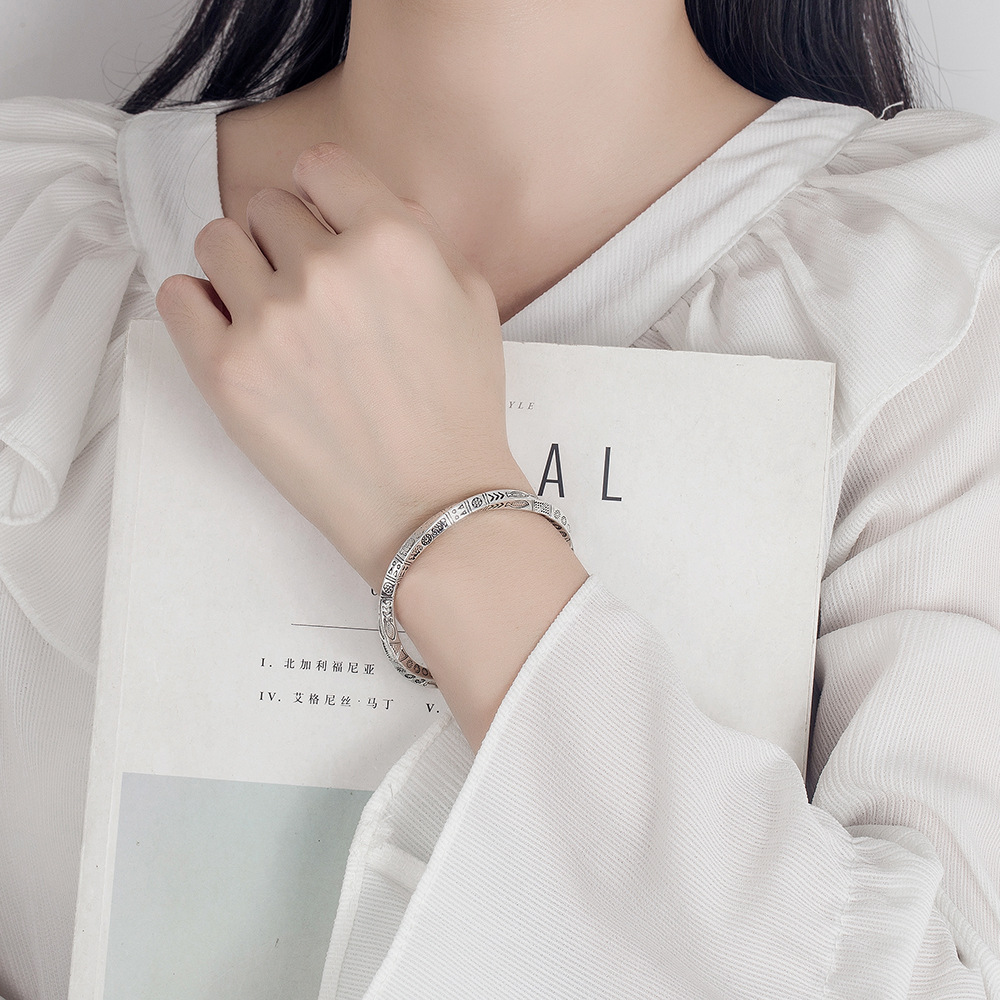 https://fulmo-img-server.com/bangledot/8a778fd9-36dc-4d9f-9fd4-291612a0c6d7.jpg