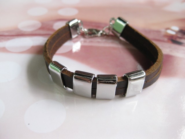 https://fulmo-img-server.com/bangledot/8fea9398-ef51-4de1-ace9-a65b50fbabbc.jpg