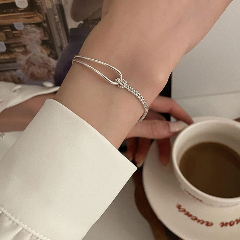 https://fulmo-img-server.com/bangledot/9e5b178b-d4aa-4b8f-b5d2-78c84897f8e0.jpg