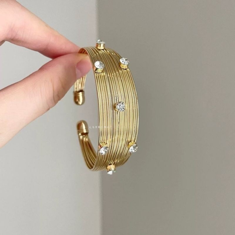 https://fulmo-img-server.com/bangledot/a44f4daa-046a-4f39-89b3-7af52b0553fa.jpg
