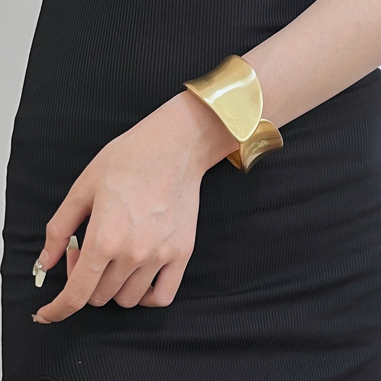 https://fulmo-img-server.com/bangledot/a4ff7122-2916-4ed3-b0c0-aab1d7c6cad8.jpg