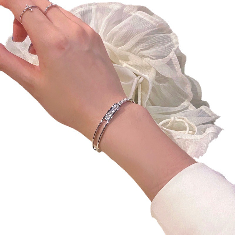 https://fulmo-img-server.com/bangledot/a9bccc76-1ff7-4480-97bb-5f1571c397e9.jpg