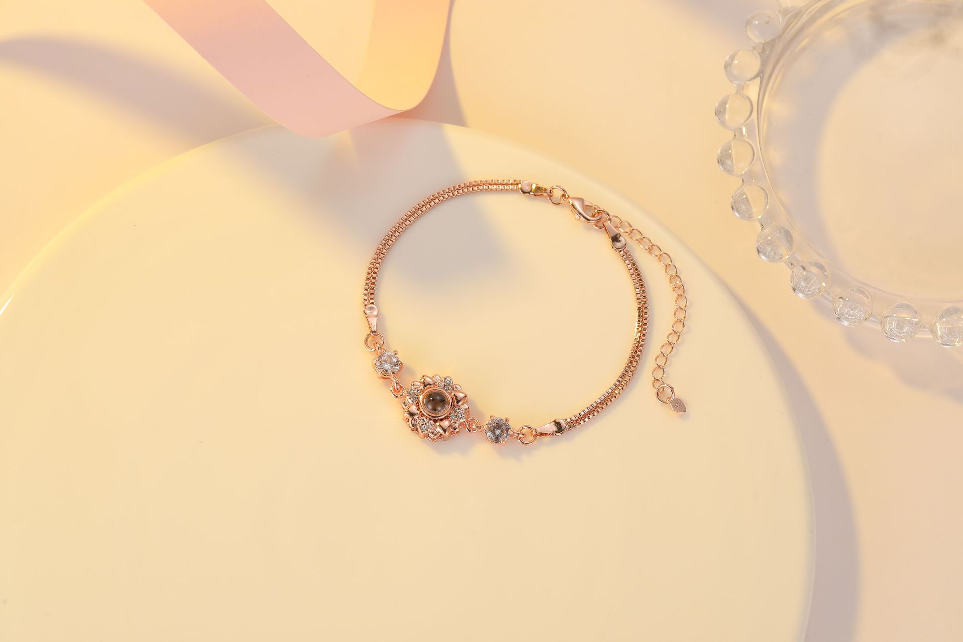 https://fulmo-img-server.com/bangledot/ad63d326-bae1-4e83-bbfb-334e7723f9cf.jpg