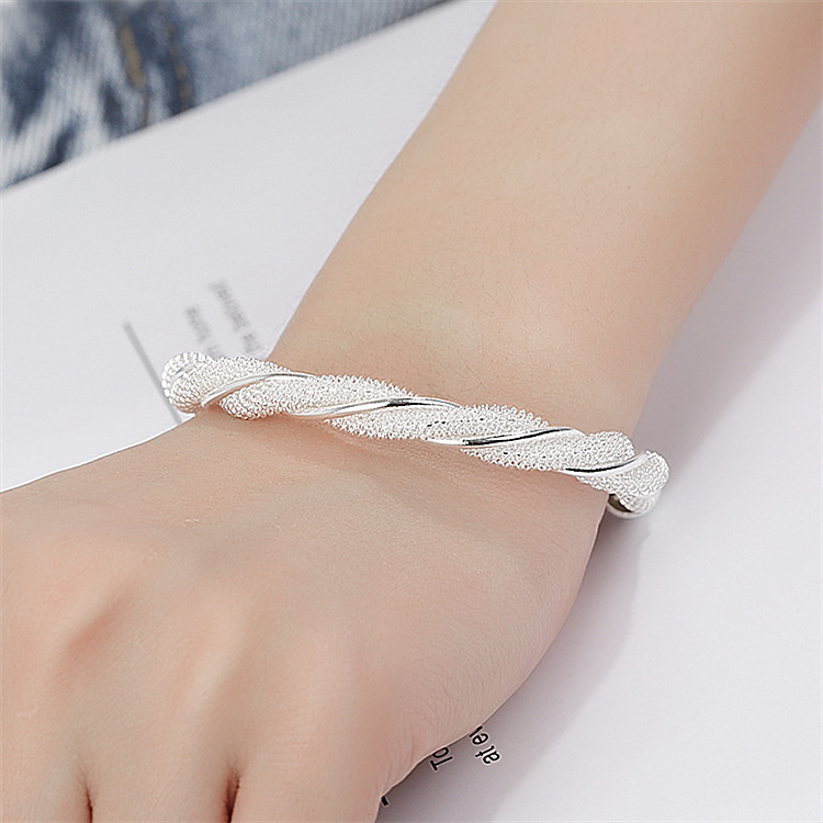 https://fulmo-img-server.com/bangledot/c32eb6a0-f4e5-4283-bbee-247a169500bb.jpg