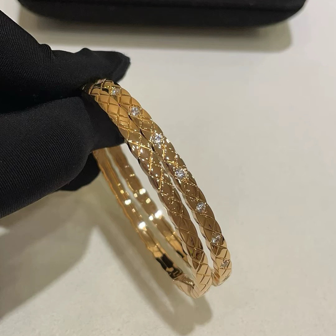 https://fulmo-img-server.com/bangledot/d1f94147-bed7-47fc-a46e-d2730dfbc6b0.jpg