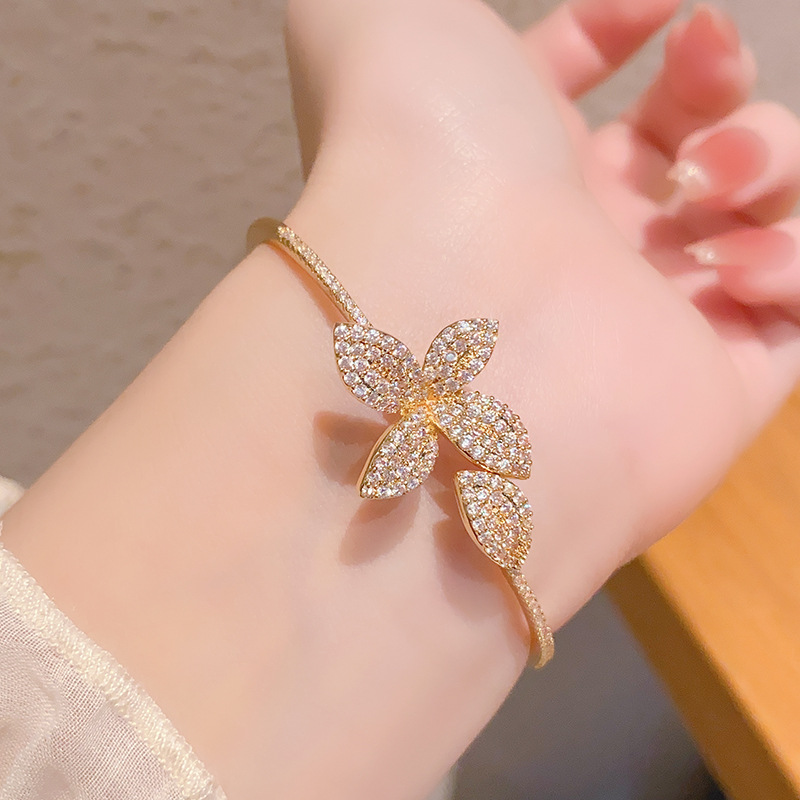 https://fulmo-img-server.com/bangledot/d6fb7bd6-8073-4257-9dea-2dccd96e9dca.jpg
