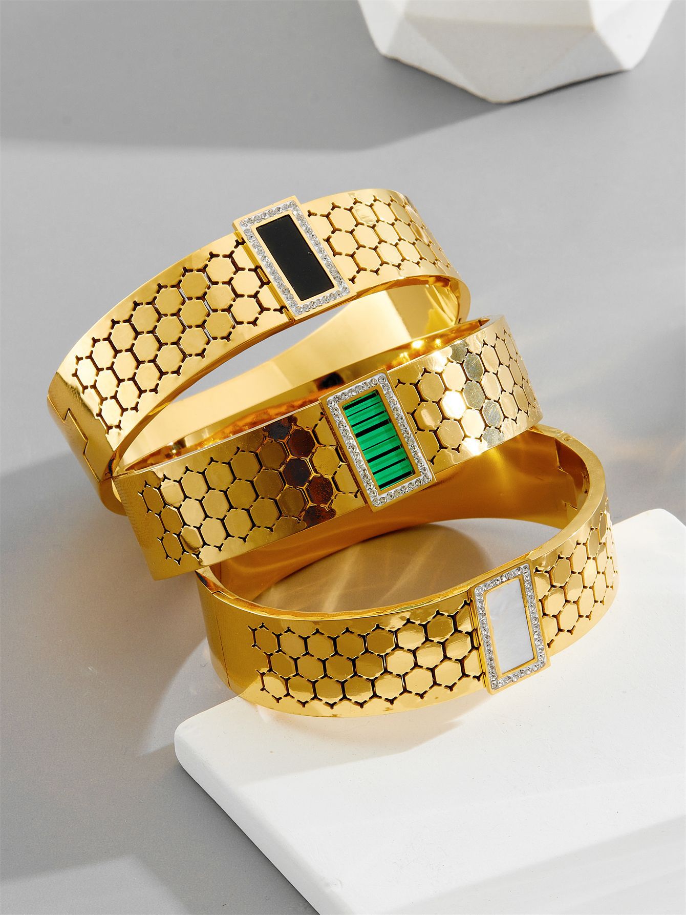 https://fulmo-img-server.com/bangledot/d70b2cd2-4c12-4c24-ad48-a0e073afbc9d.jpg