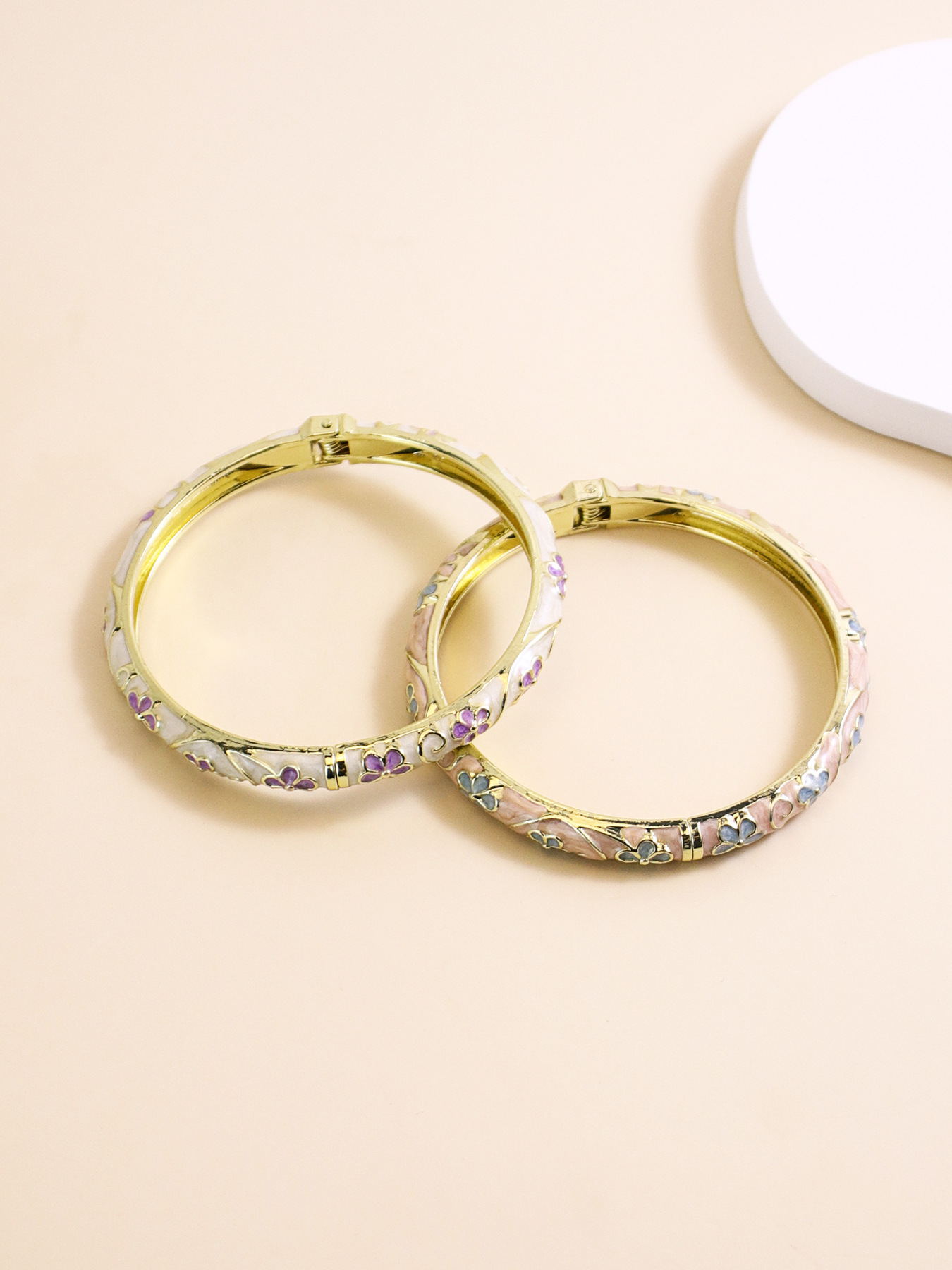 https://fulmo-img-server.com/bangledot/dc0adce1-3020-4b79-a5cf-77e720710b5b.jpg