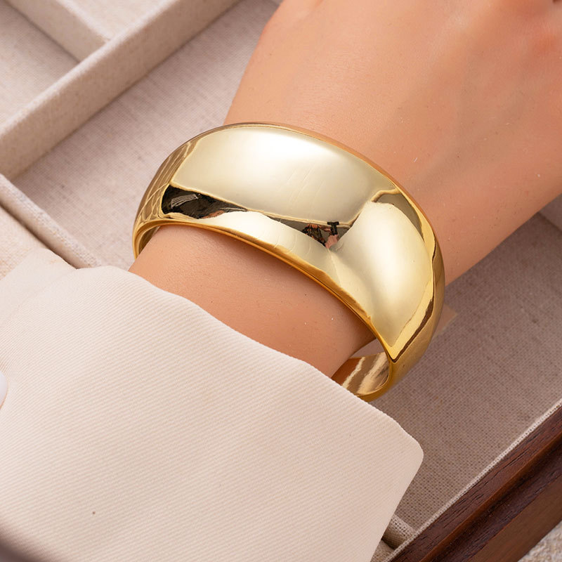 https://fulmo-img-server.com/bangledot/e07fdbe9-5963-4a3c-be20-3ece347092a0.jpg
