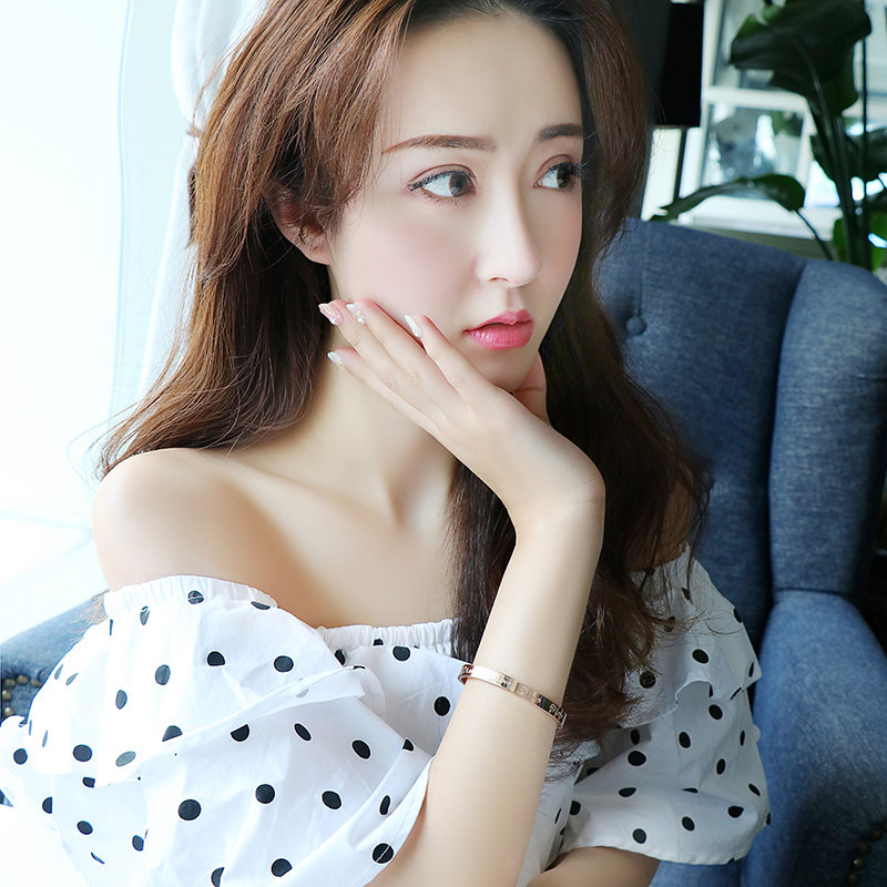 https://fulmo-img-server.com/bangledot/e94d19f7-0149-4a5c-9c0d-e86aae1313ec.jpg
