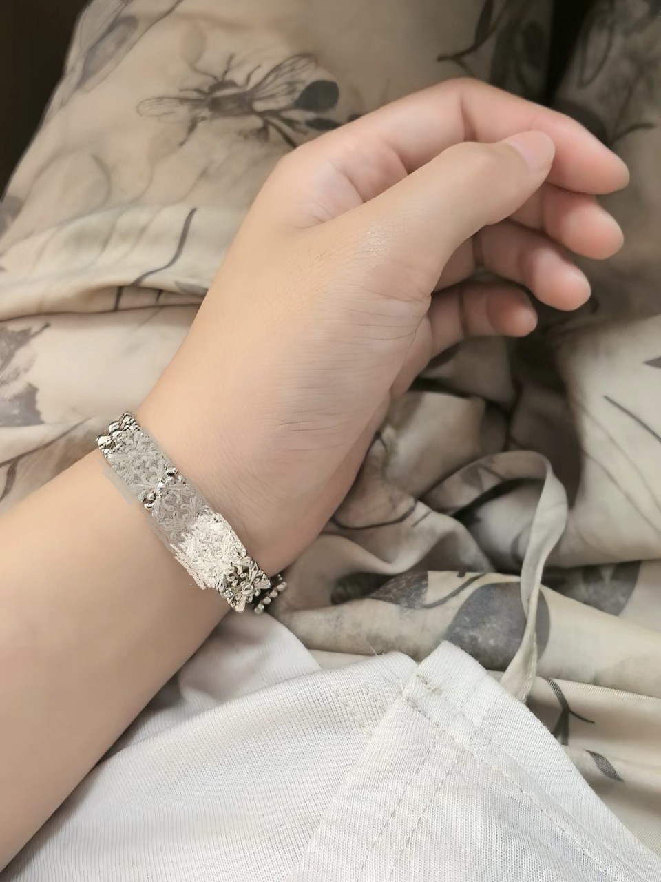 https://fulmo-img-server.com/bangledot/e971258d-9451-4ede-a970-9cf3c9f7df69.jpg