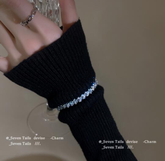 https://fulmo-img-server.com/bangledot/fb804317-d5e2-49e9-a819-a31520990879.jpg