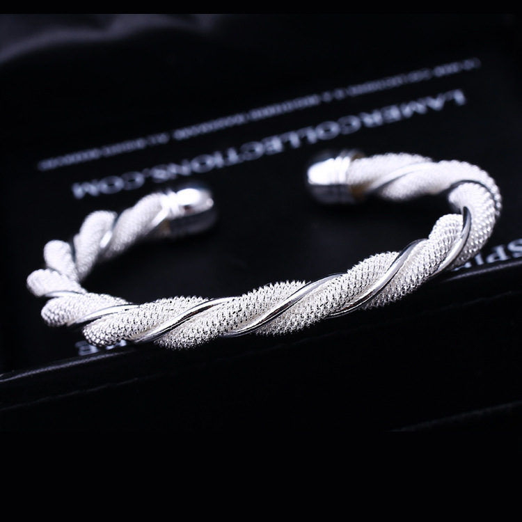 https://fulmo-img-server.com/bangledot/fbb82b18-0bfc-4bdb-afb8-c16a950c46ed.jpg