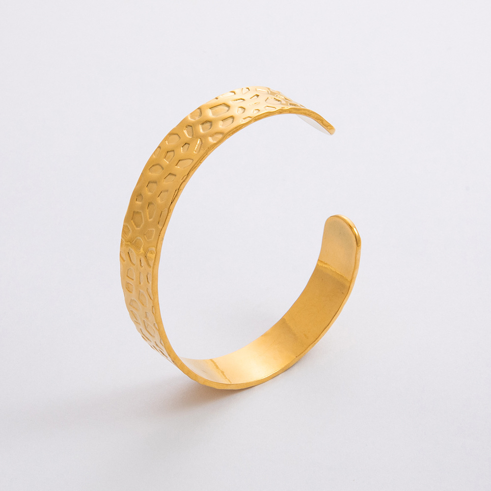 https://fulmo-img-server.com/bangledot/fe1ef424-e3b0-4fe7-bf83-2dcba9183772.jpg