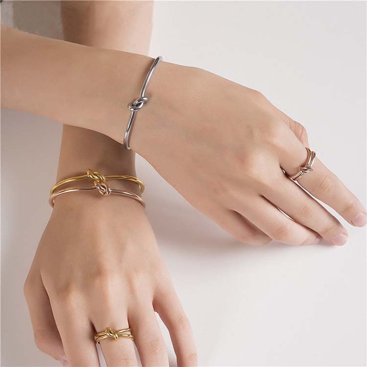 https://fulmo-img-server.com/bangledot/fe433ef8-a848-4936-8c2d-c23d867a9744.jpg