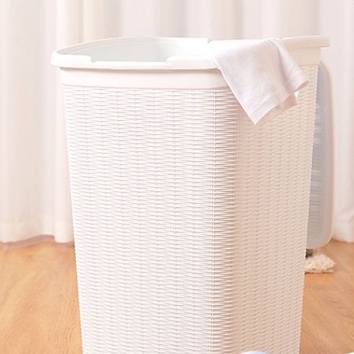 清潔感あふれる編み込みランドリーバスケット