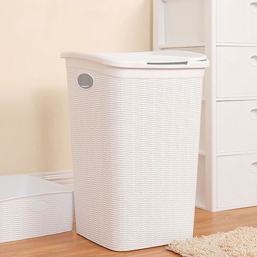 清潔感あふれる編み込みランドリーバスケット