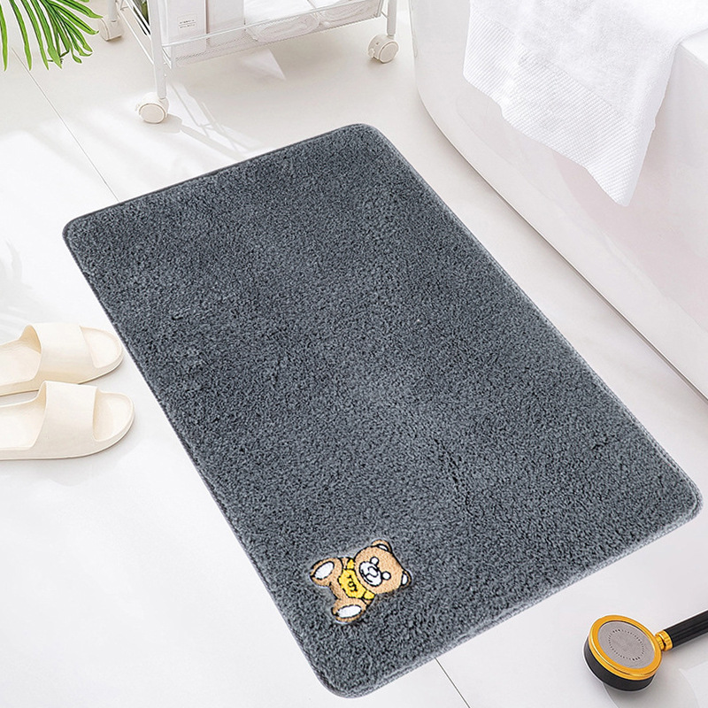 くま刺繍のもこもこバスマット