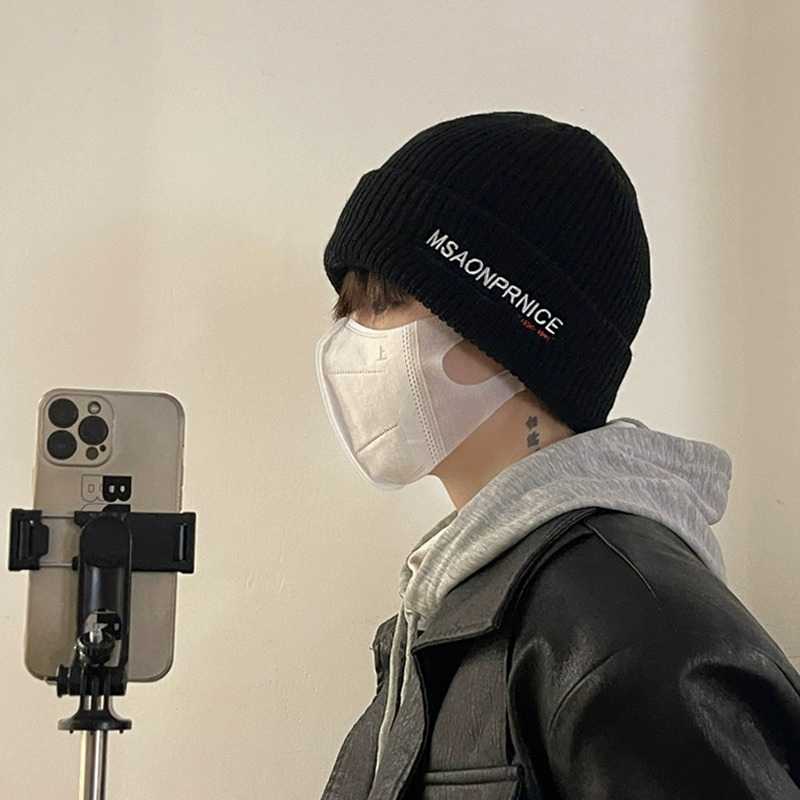 https://fulmo-img-server.com/beanie-beanie/1756397023655_czkg4lvd_wrvd2cgn.jpeg