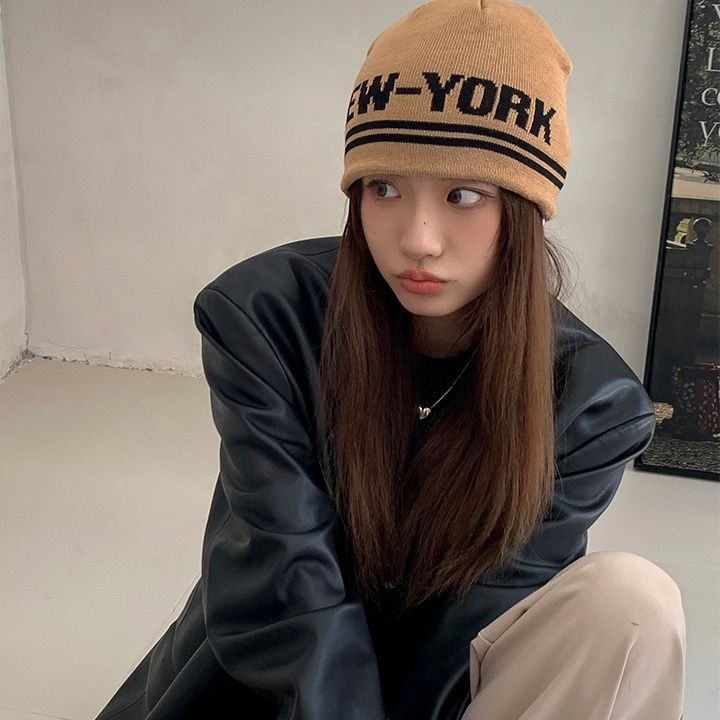 ビーニー 都市風ロゴ刺繍ニット帽