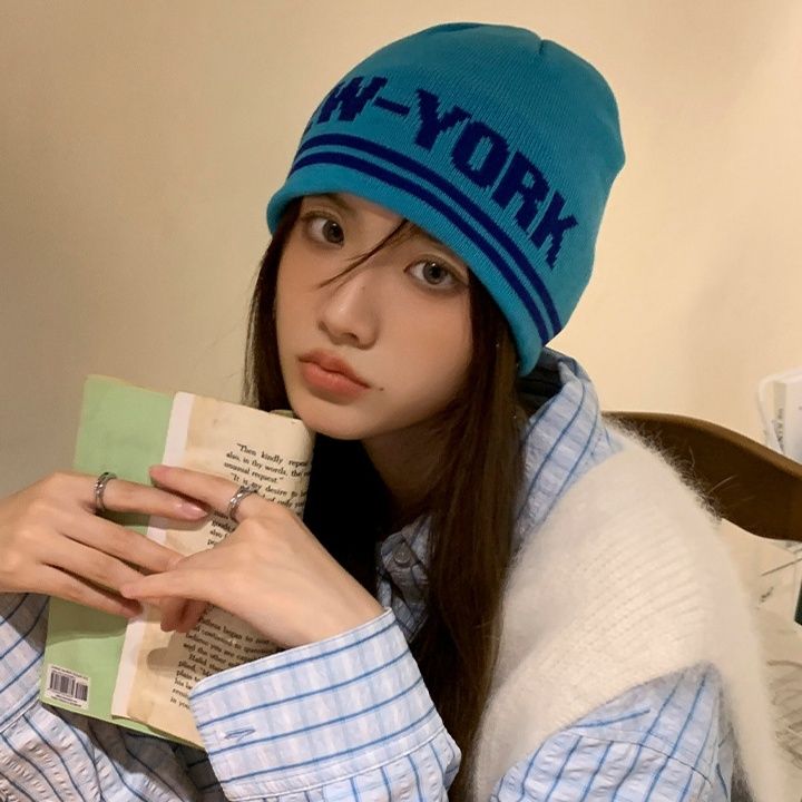 ビーニー 都市風ロゴ刺繍ニット帽