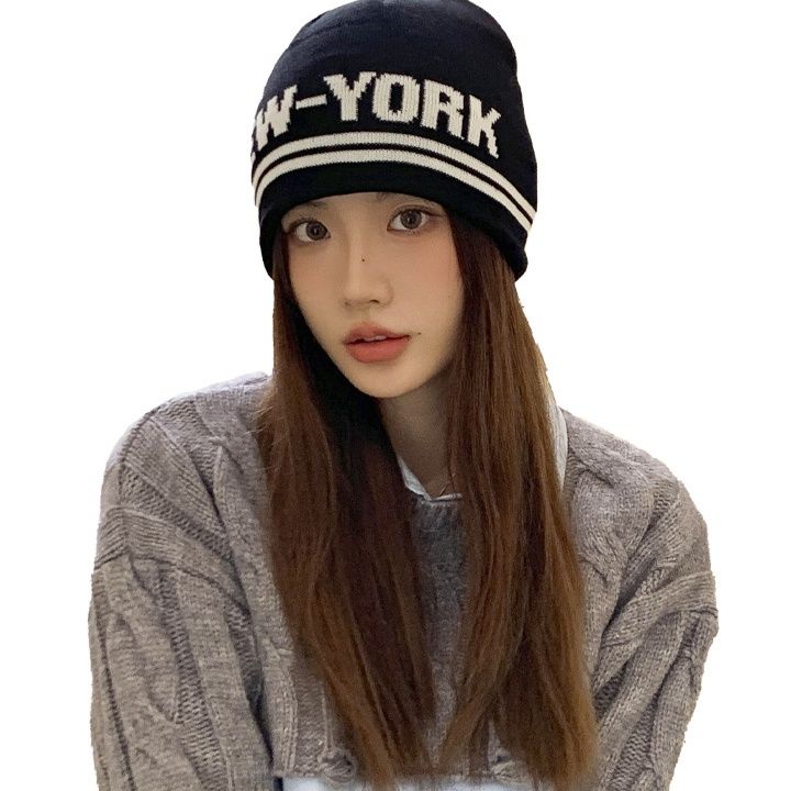 ビーニー 都市風ロゴ刺繍ニット帽