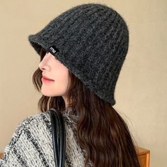 https://fulmo-img-server.com/beanie-beanie/1761100128852_kynquq1j_1r9ibkss.jpeg