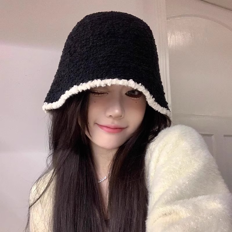 https://fulmo-img-server.com/beanie-beanie/f3de3810-1358-4724-abd9-9a41816827ef.jpg