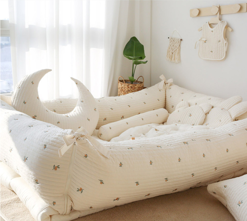 ベビーサークル 三日月型やわらかクッション付きミニベビーサークル