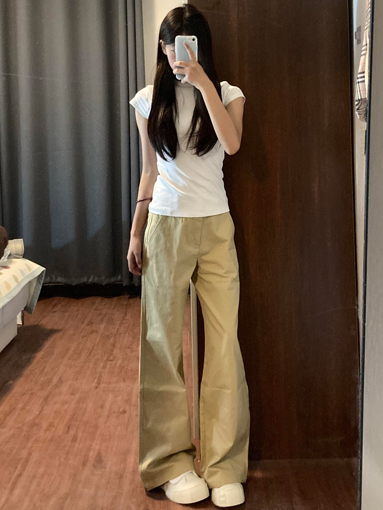ベージュパンツ ゆったりワイドシルエットチノパン