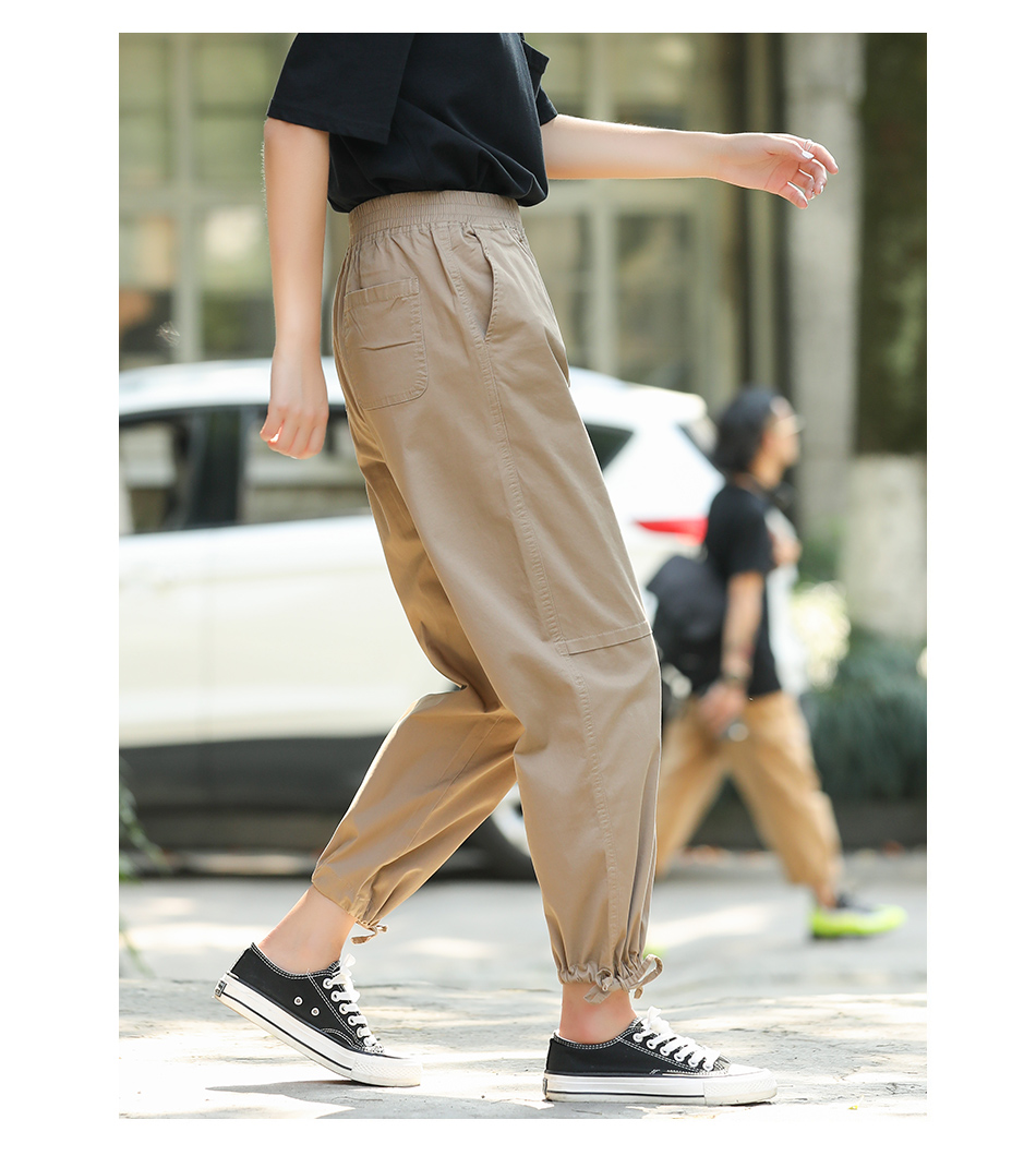 ベージュパンツ ゆったりポケット付きワイドチノパン