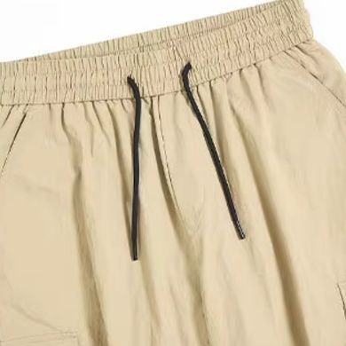 ベージュパンツ 実用的ポケット付きワイドパンツ